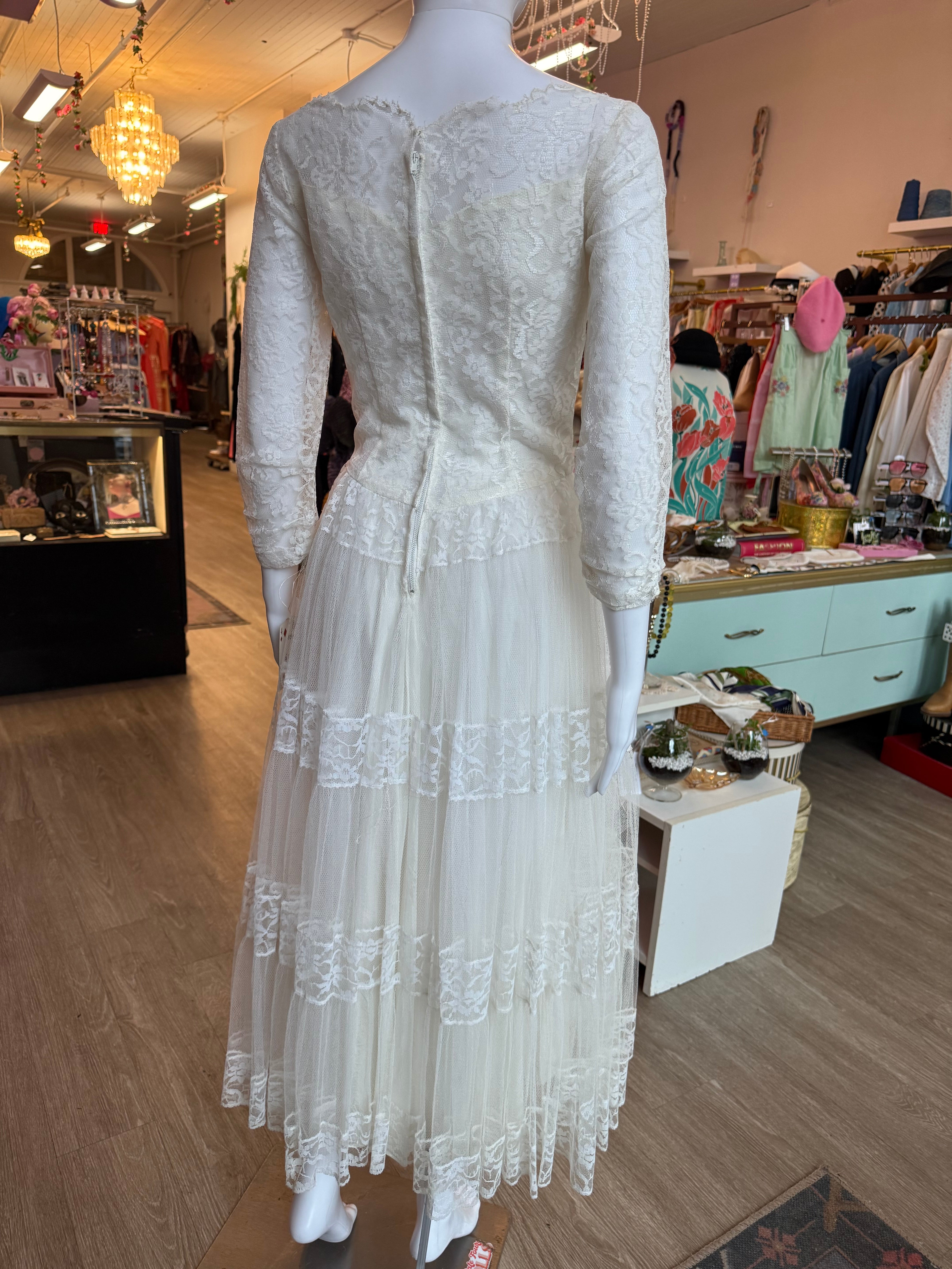 1950s Ivory Lace Tea Length Wedding Dress 1950s Ivory Lace Tea Length Wedding Dress