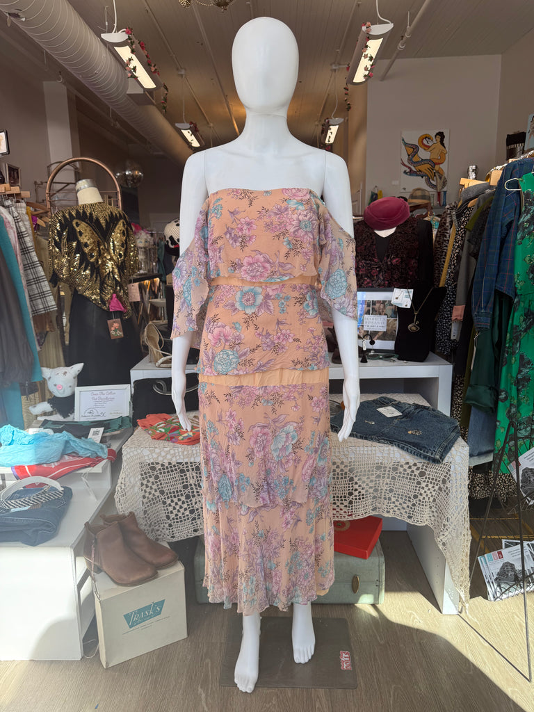 Modern Vintage Boutique - Shop In-Store or Online | Pointe Foure Dollhouse at Pointe Foure Modern Vintage Boutique - Shop In-Store or Online | Pointe Foure Dollhouse at Pointe Foure